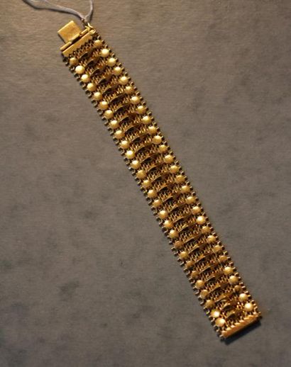 null Bracelet large à maillons à losanges en relief en or jaune 18k, pds : 15 g.