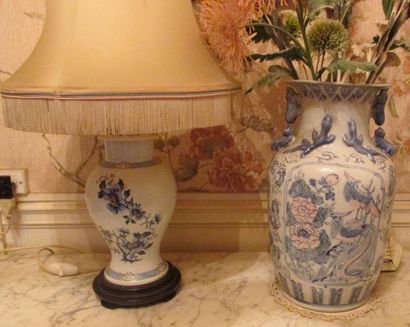 null Vase et pied de lampe en porcelaine de Chine moderne

H : 36 cm
