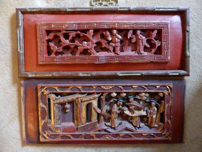 null Deux bas-reliefs ajourés en bois laqué rouge et doré, Chine

15 x 36,5 cm. (manque...