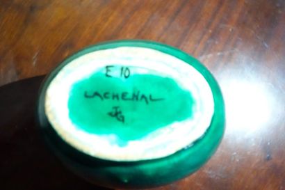 null LACHENAL

Vase en céramique à engobe vert, signé

H : 18,5 cm.