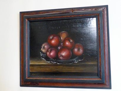null R.P. van VELDE

Nature-morte aux pommes

Huile sur toile signée en bas à gauche

38,5...