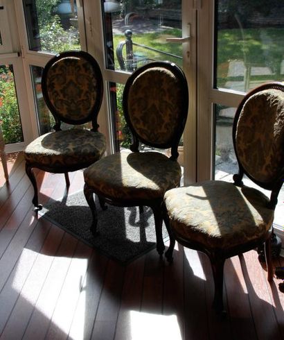 null Trois fauteuils et trois chaises NIII style Louis XV 