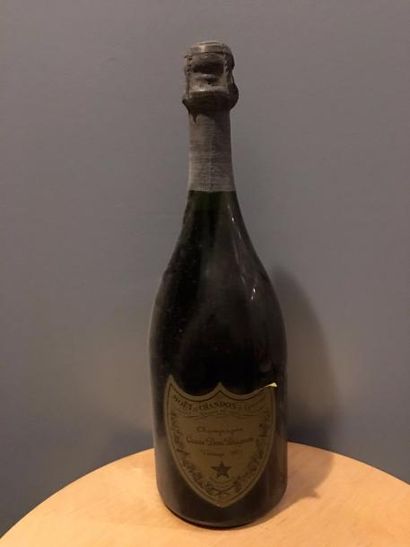 null 1 bouteille de champagne cuvée DOM PERIGNON MOET ET CHANDON 73 (LB)