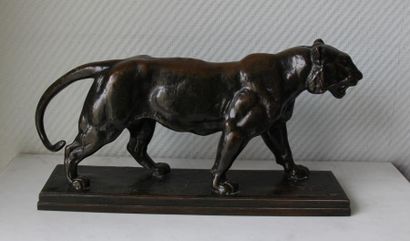 null Antoine-Louis BARYE (1796-1875) d'après

Tigre qui marche

Epreuve en bronze...
