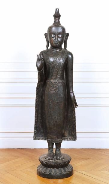null Bouddha en bronze

Birmanie, XIX