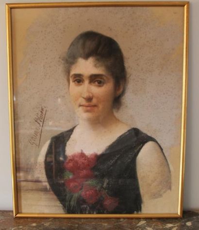 Georges SAINT-LANNE Portrait d'une femme à la robe noire et aux fleurs rouges
Pastel...