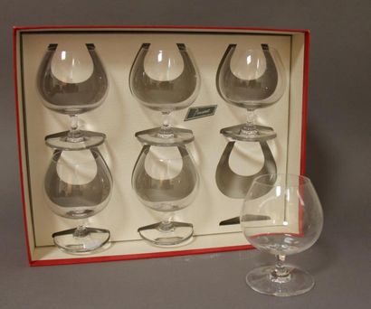 BACCARAT Six verres à cognac sur piédouche en cristal, dans leur boite d'origine