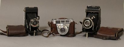 null Lot de trois appareils photo :

- F.DECKEL Munchen appareil photo Compur, objectif...