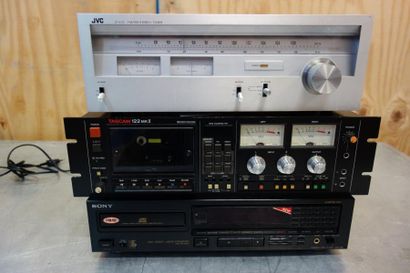null Lot:

JVC tuner JT-V22

TASCAM lecteur enregistreur de cassettes modèle 122...