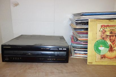 null PIONEER

Lecteur de laserdisc modèle CLD-D925 et un ensemble de laserdisc