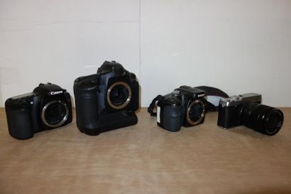null Lot de quatre boitiers d'appareils photo :

-CANON EOS 30D (sans cache-batterie,...