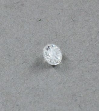 null Petit diamant sur papier de environ 0,10 ct