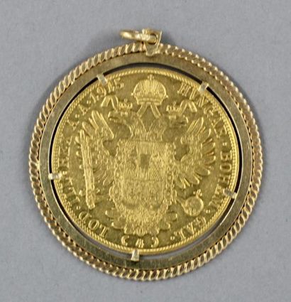 null Pendentif en or jaune 18k sertie d'une pièce de 4 ducats en or François Joseph...