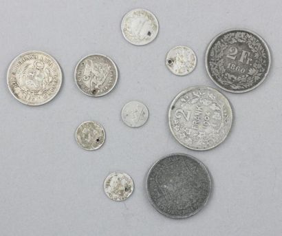 null Lot de pièces en argent :

- deux pièces de 2 F belge 1867, 1904

- une pièce...