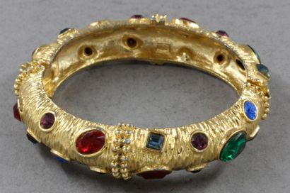 null SHINX années 1990 - Grande Bretagne

Bracelet rigide articulé en métal doré...