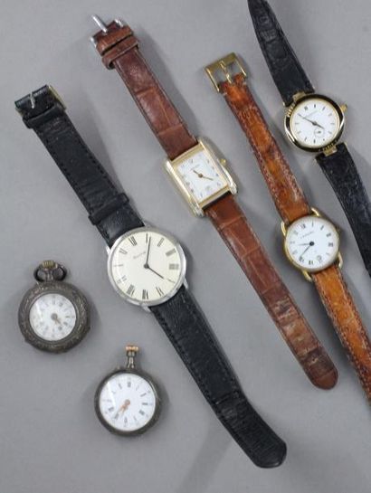 null *Quatre montres fantaisies en métal : YEMA, BULOVA, Pierre BALMAIN, LANCEL.

On...
