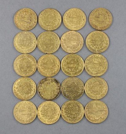 null EMPIRE OTTOMAN

Vingt pièces de 100 kurus en or 1909-1915
