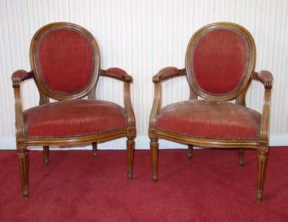 null Paire de fauteuils cabriolets en bois naturel style Louis XVI