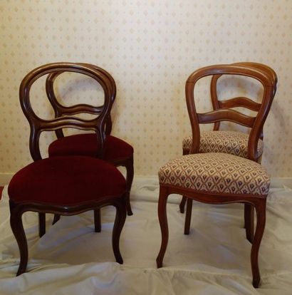 null Deux paires de chaises en acajou à dossier ajouré, époque Louis Philippe