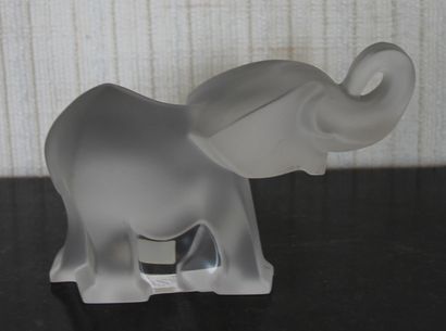 null SEVRES

Sculpture en cristal représentant un éléphant

H : 8 cm
