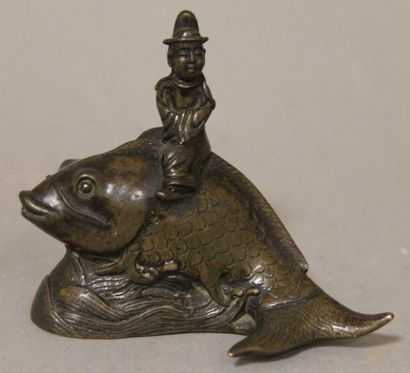 null Bronze poisson et personnage

Japon vers 1900

L : 10 cm