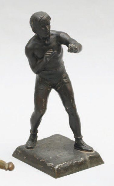 H. RAPIN. Boxeur (Carpentier) Sculpture. Epreuve en régule peint. Haut : 24,5 cm