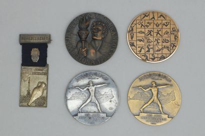 null 4 médailles commémoratives : - Jeux d'Alexandrie 1951 : une médaille en argent...