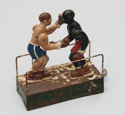 null Jeu mécanique en tôle « Jimmy ». Combat sur un ring entre un boxeur blanc et...