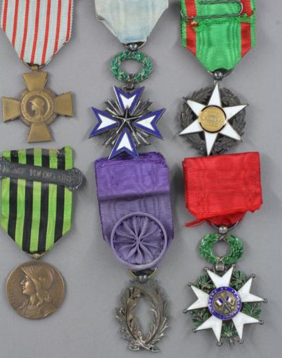 null Lot de médailles :

- Chevalier de La Légion d'honneur IIIème République

-...