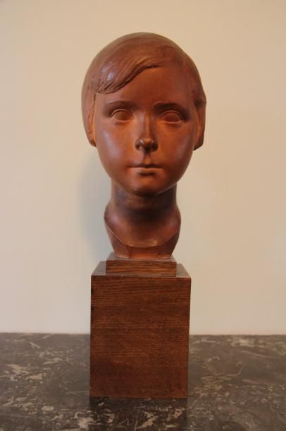 null Lucien LAFAYE (1896-1975) Buste de jeune fille Sculpture en terre-cuite signée,...