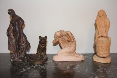 null Lot de quatre sculptures de jeune fille, femme, chat en terre-cuite, plâtre...