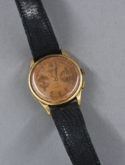 null Montre chronographe Suisse en or jaune 18k à boitier rond, bracelet cuir, pds...