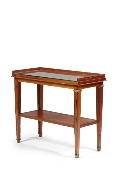 null Jacques ADNET (1901-1984)

	Table d’appoint en placage de palissandre à deux...