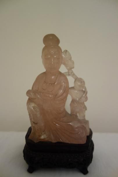 null Sculpture en quartz rose représentant un érudit et un enfant, Chine XIXème s.

H...