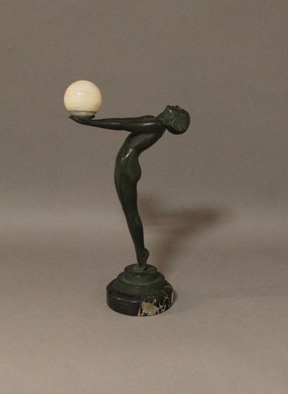 null Max LE VERRIER (1891-1973) d'après La Clareté Sculpture en bronze patine verte...