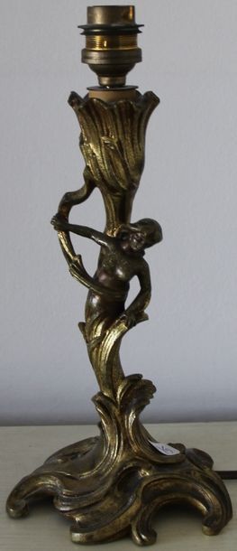 null *Pied de lampe en bronze en forme de femme dans les roseaux H : 22 cm