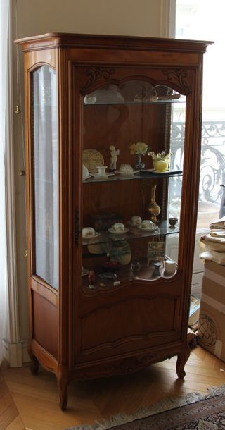 null Mobilier de salle à manger en bois naturel style Louis XV comprenant une table,...