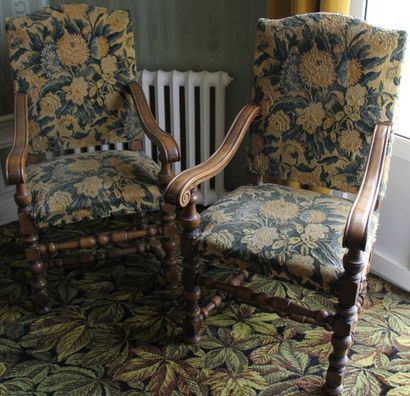 null Paire de fauteuils en bois naturel de style Louis XIII