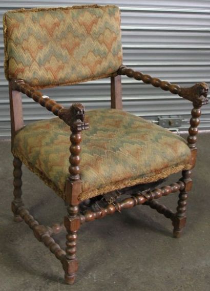 null Lot de trois fauteuils en bois teinté
Style XVIIe siècle