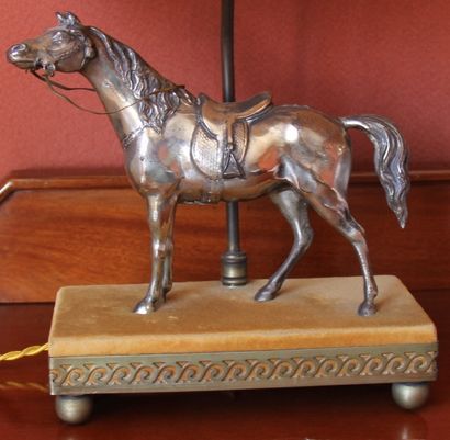 null *Pied de lampe sujet cheval en métal argenté