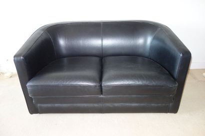 null Mobilier de salon en cuir noir comprenant un canapé deux places et une paire...