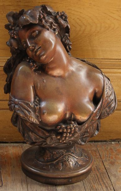 null Bacchante buste de femme en bronze H : 39 cm