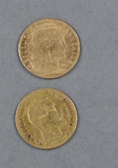 null Trois pièces de 10 FF en or jaune 1859-1907 (usures)