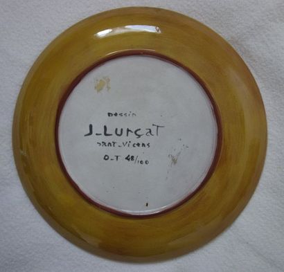 null Jean LURCAT (1892-1966) - ATELIER SANT VICENS Assiette en céramique, à décor...