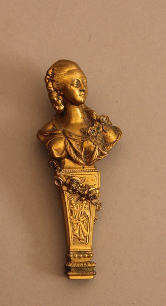null Cachet en bronze représentant un buste de femme sur une gaine dans le goût du...