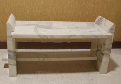 null Table base en marbre blanc veiné