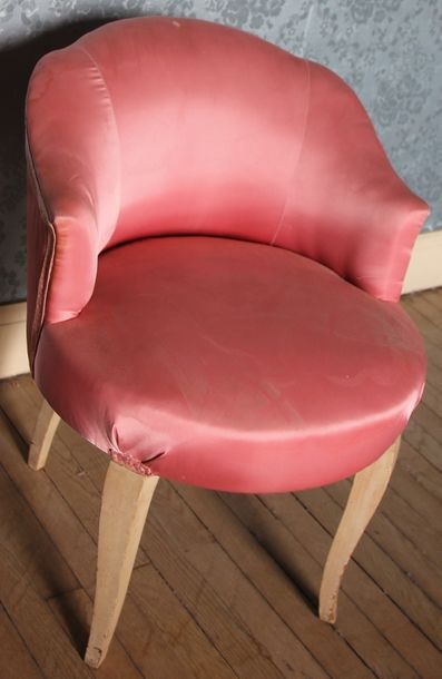 null Chaise de coiffeuse en bois laqué blanc garnie de tissu rose