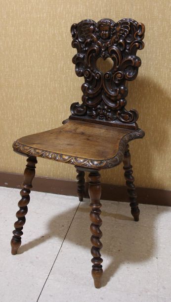 null Chaise lorraine en bois naturel sculpté de putti Style Henri II