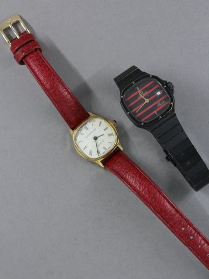 null ALAIN DELON Bracelet-montre de dame en métal laqué noir et bandes rouges On...