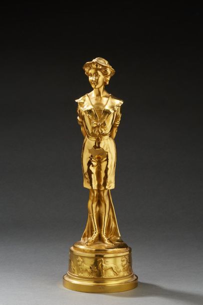 null Joe DESCOMPS (1869-1960) d'après Jeune femme sur un socle Sculpture en bronze...